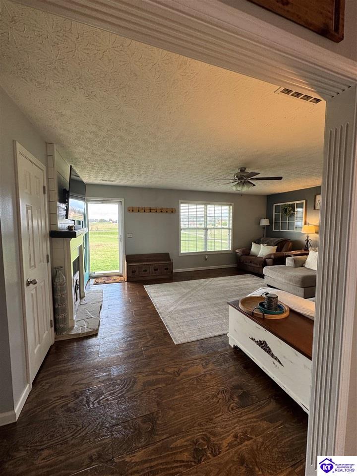 Listing Picture 197 Evening Star Court Elizabethtown, KY 42701 MLS HK25001229