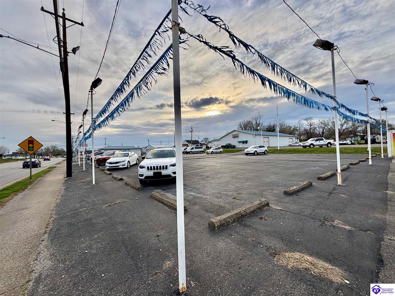 711 E Broadway Street Campbellsville, KY 42718 #1