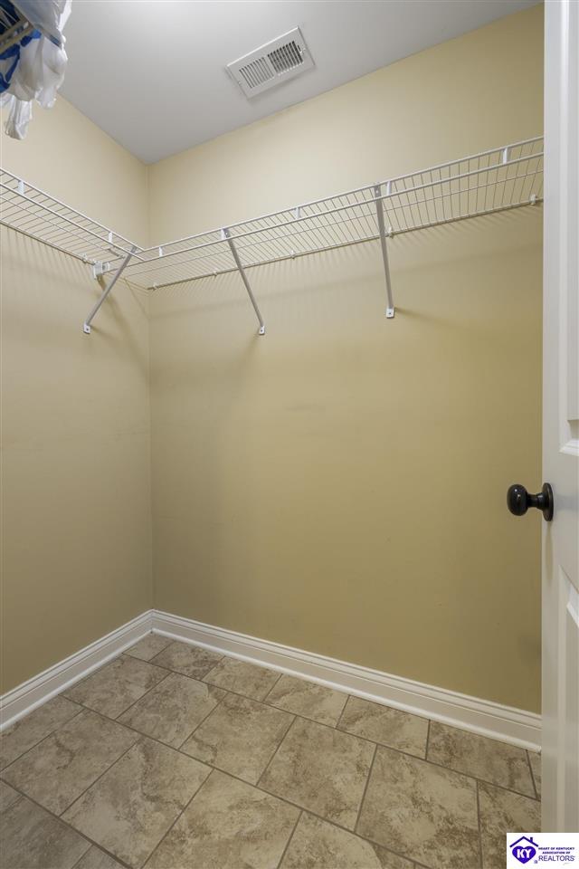 Listing Picture 113 A Little Oak Court Elizabethtown, KY 42701 MLS HK25001243