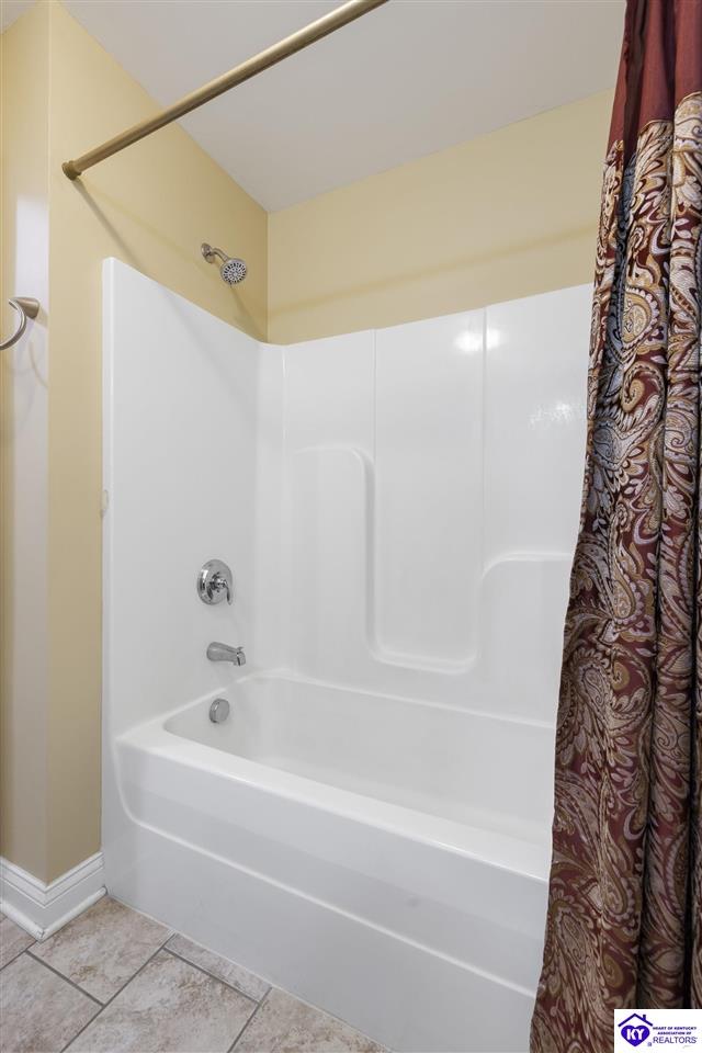 Listing Picture 113 A Little Oak Court Elizabethtown, KY 42701 MLS HK25001243