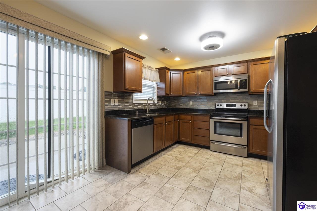 Listing Picture 113 A Little Oak Court Elizabethtown, KY 42701 MLS HK25001243