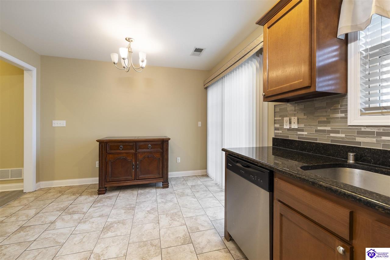 Listing Picture 113 A Little Oak Court Elizabethtown, KY 42701 MLS HK25001243