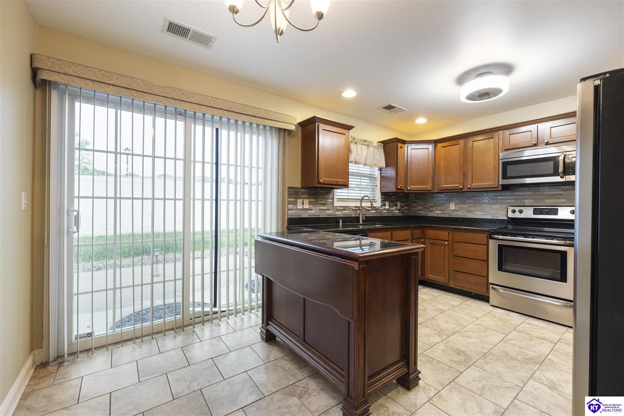 Listing Picture 113 A Little Oak Court Elizabethtown, KY 42701 MLS HK25001243