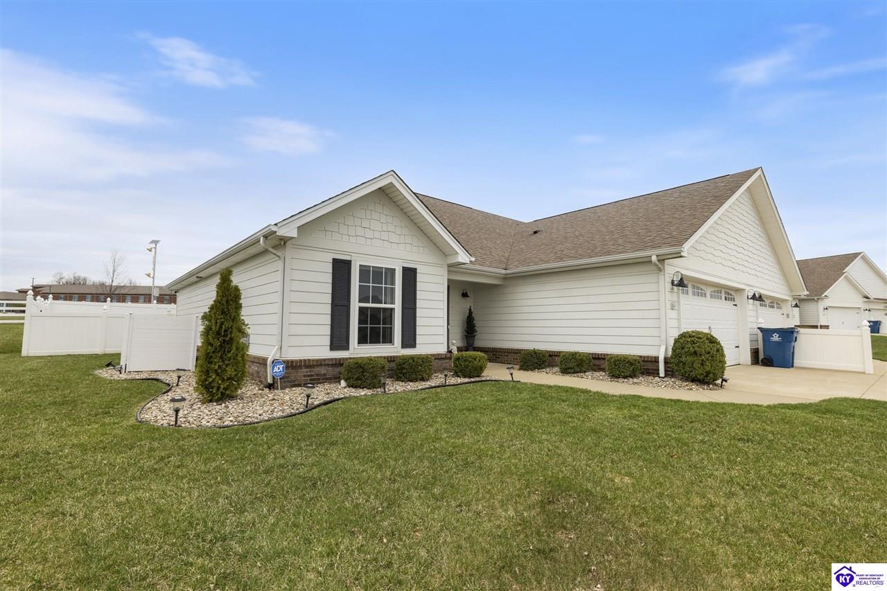 Listing Picture 113 A Little Oak Court Elizabethtown, KY 42701 MLS HK25001243