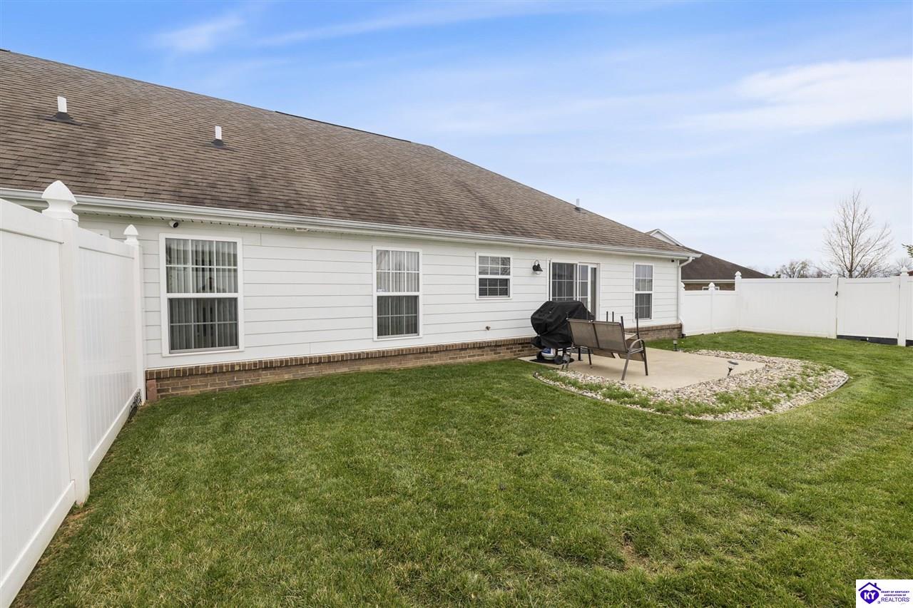 Listing Picture 113 A Little Oak Court Elizabethtown, KY 42701 MLS HK25001243