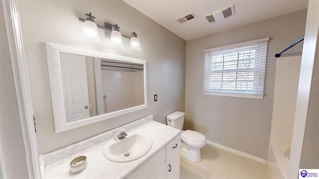 Listing Picture 164 Poplar Trace Elizabethtown, KY 42701 MLS HK25001267