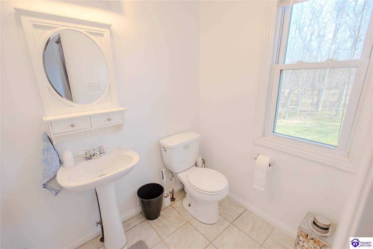 Listing Picture 6600 Valley Creek Road Elizabethtown, KY 42701 MLS HK25001268