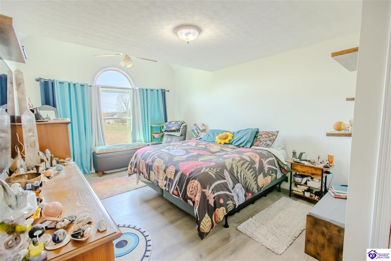 Listing Picture 6600 Valley Creek Road Elizabethtown, KY 42701 MLS HK25001268