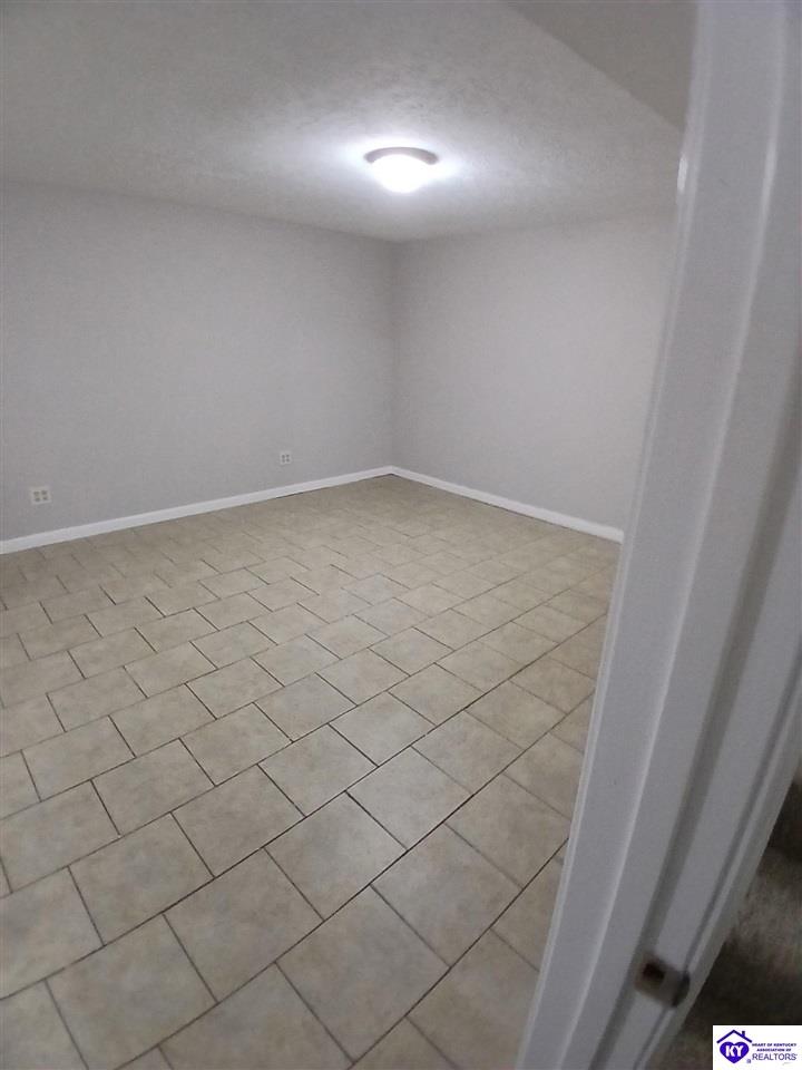 Listing Picture 423 Franklin Avenue Elizabethtown, KY 42701 MLS HK25001342