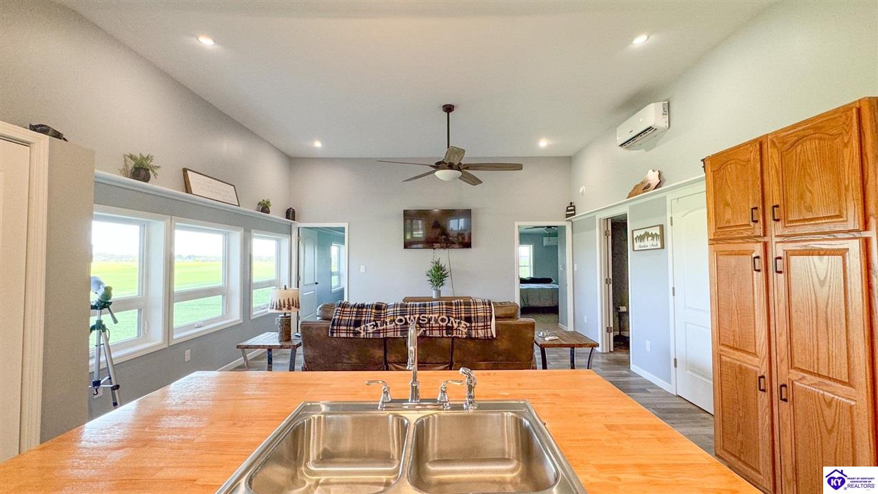 Listing Picture 4070 New Columbia Road Campbellsville, KY 42718 MLS HK25001345