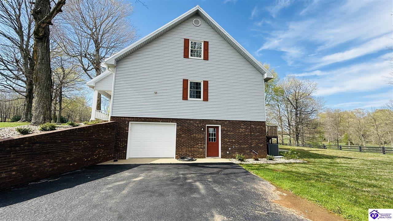 Listing Picture 4070 New Columbia Road Campbellsville, KY 42718 MLS HK25001345