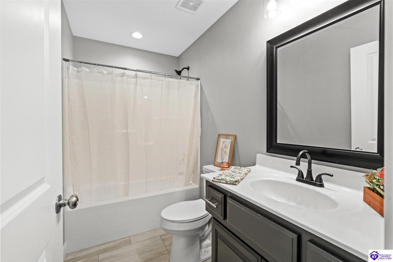 Listing Picture 303 Rolling Meadows Lane Bardstown, KY 40004 MLS HK25001349