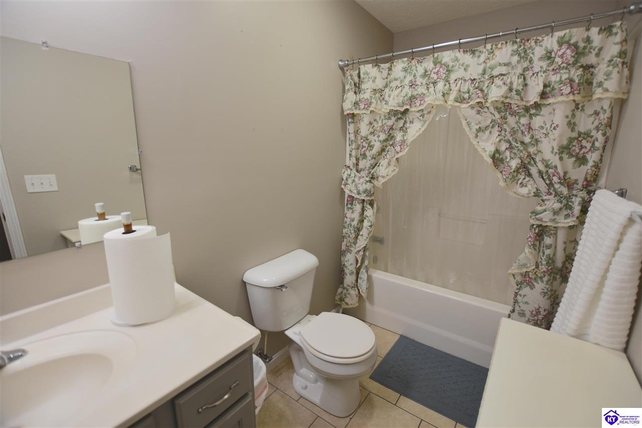 101 Holiday Court Elizabethtown, KY 42701 #4