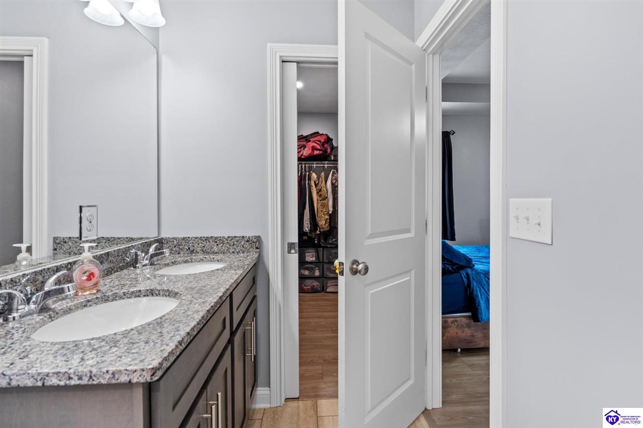 Listing Picture 416 Turnberry Court Vine Grove, KY 40175 MLS HK25001380