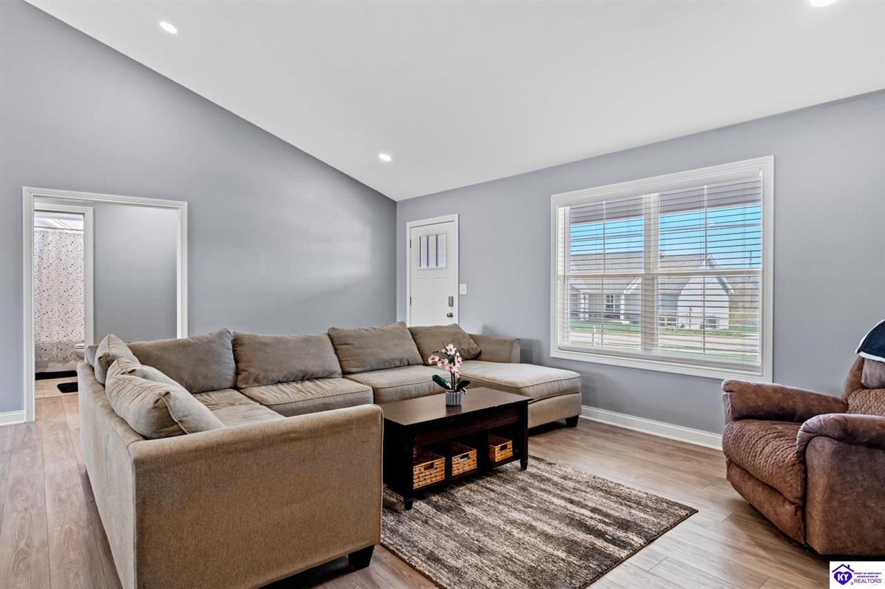 Listing Picture 416 Turnberry Court Vine Grove, KY 40175 MLS HK25001380