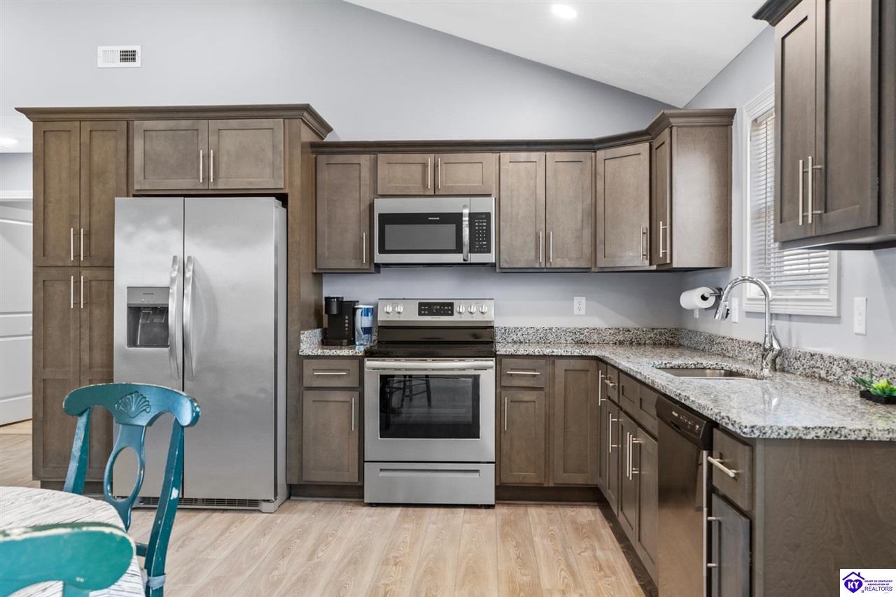 Listing Picture 416 Turnberry Court Vine Grove, KY 40175 MLS HK25001380