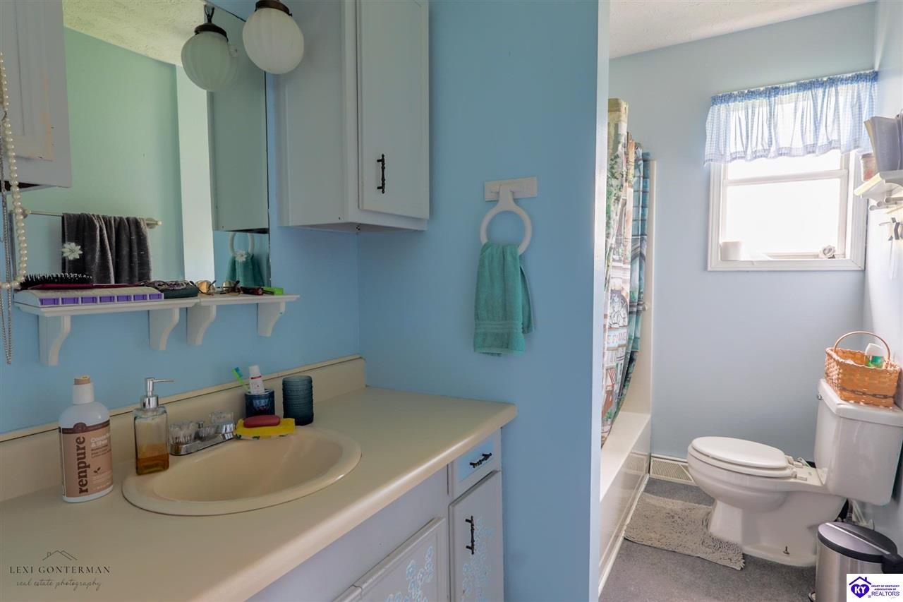 85 Suzanne Avenue Hodgenville, KY 42748 #3