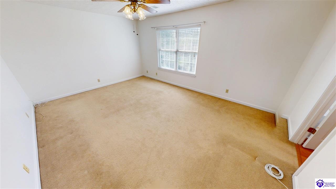 Listing Picture 401 Turnberry Way Elizabethtown, KY 42701 MLS HK25001416