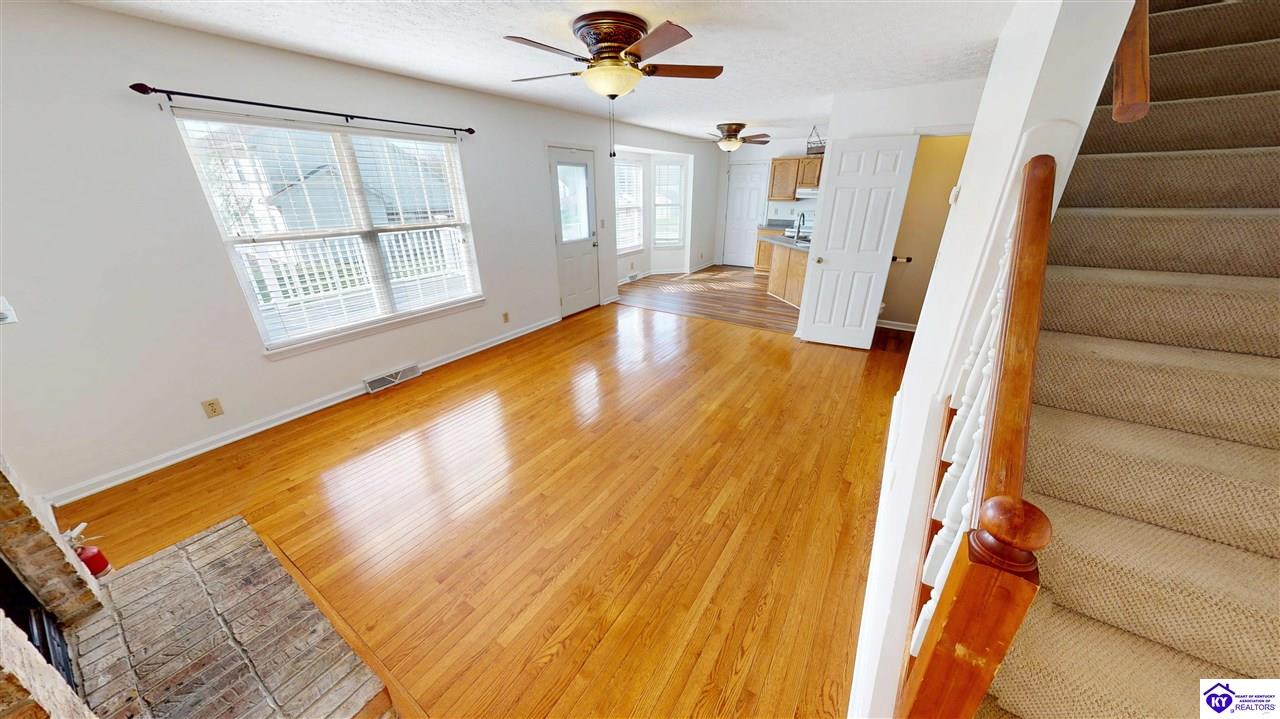 Listing Picture 401 Turnberry Way Elizabethtown, KY 42701 MLS HK25001416