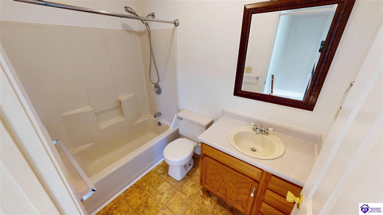 Listing Picture 401 Turnberry Way Elizabethtown, KY 42701 MLS HK25001416