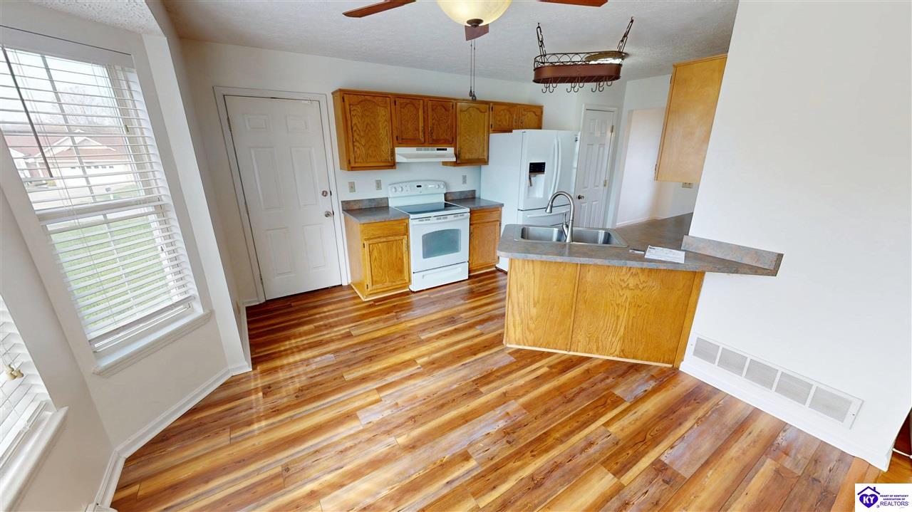 Listing Picture 401 Turnberry Way Elizabethtown, KY 42701 MLS HK25001416