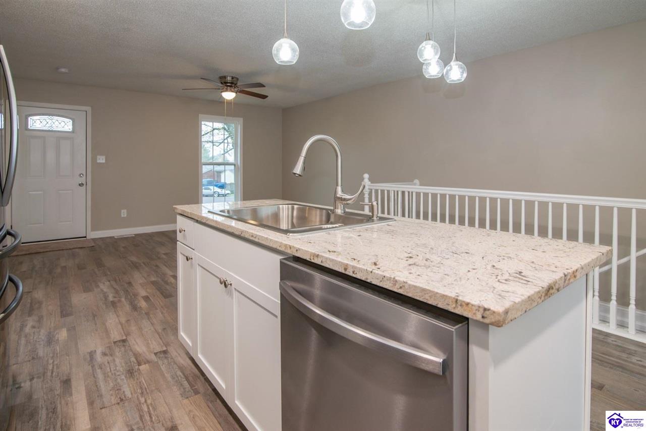 Listing Picture 115 Hickory Hill Drive Elizabethtown, KY 42701 MLS HK25001418