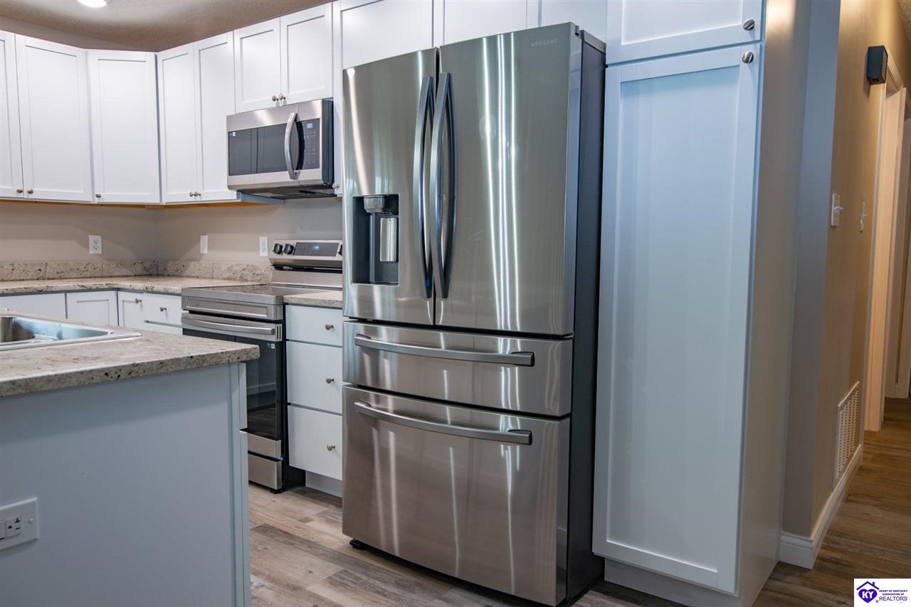 Listing Picture 115 Hickory Hill Drive Elizabethtown, KY 42701 MLS HK25001418