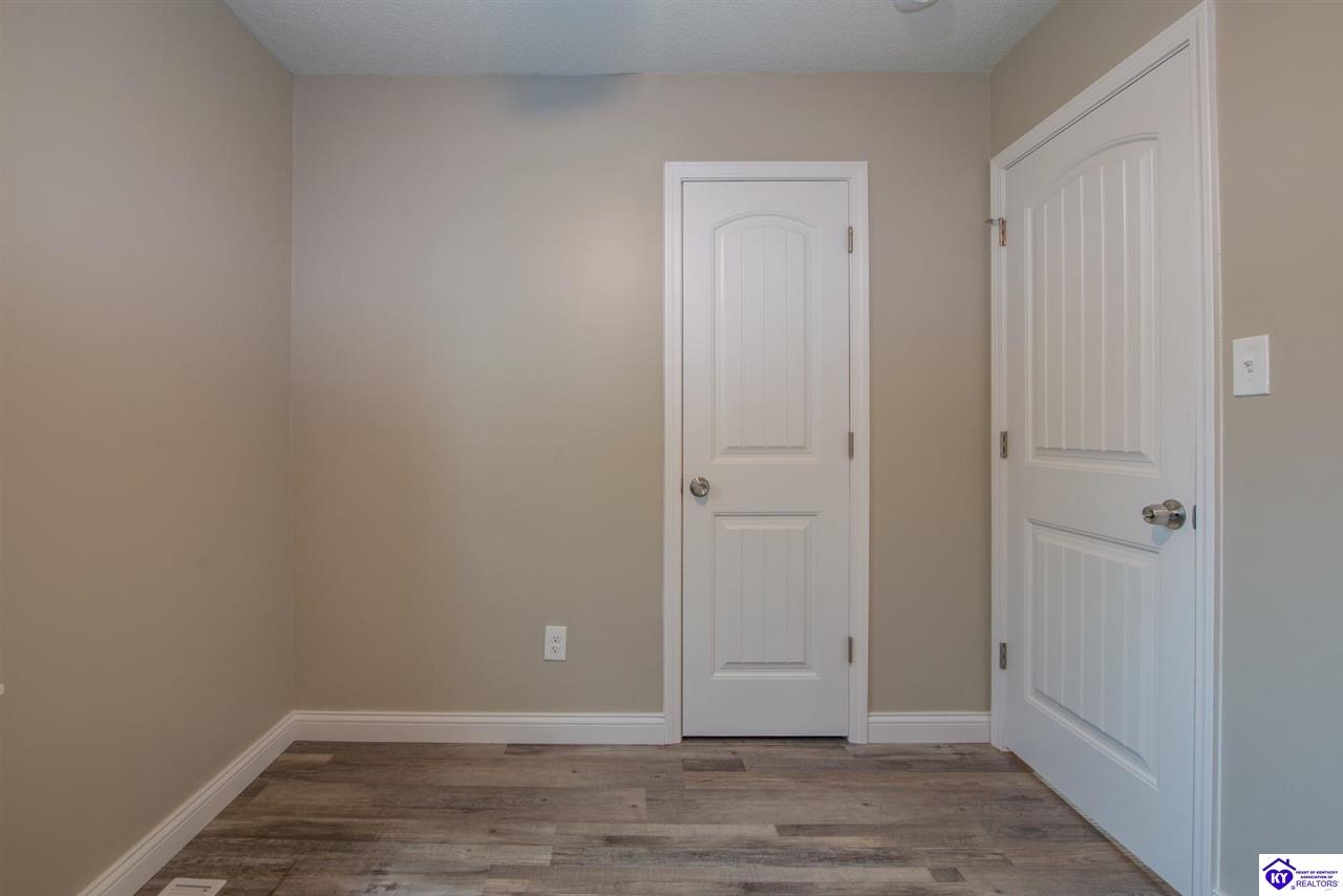 Listing Picture 115 Hickory Hill Drive Elizabethtown, KY 42701 MLS HK25001418