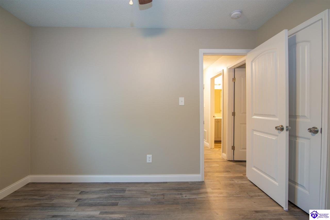 Listing Picture 115 Hickory Hill Drive Elizabethtown, KY 42701 MLS HK25001418