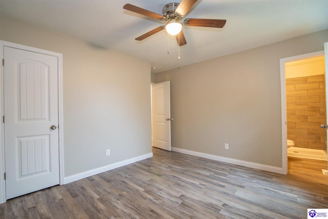 Listing Picture 115 Hickory Hill Drive Elizabethtown, KY 42701 MLS HK25001418