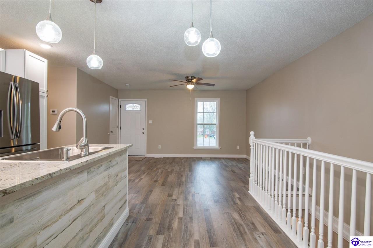 Listing Picture 115 Hickory Hill Drive Elizabethtown, KY 42701 MLS HK25001418