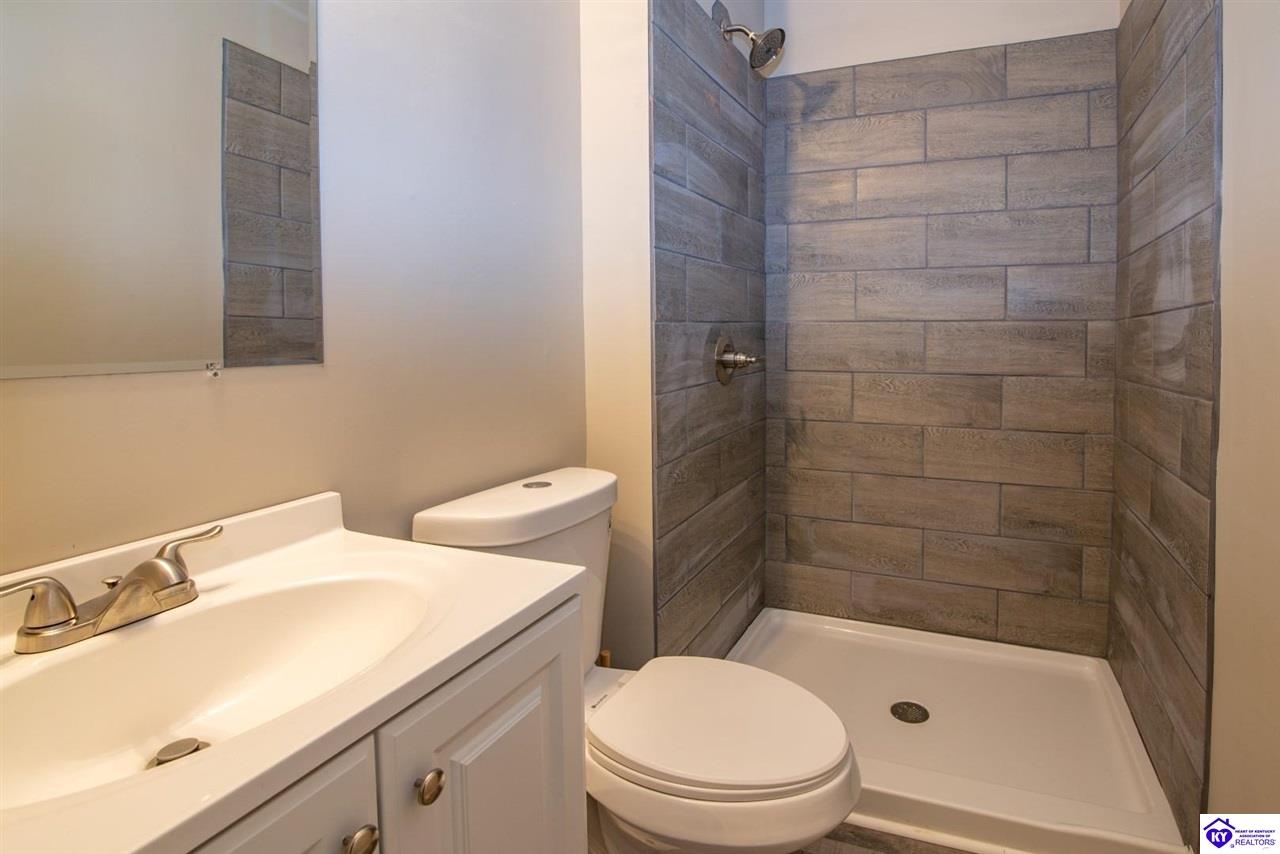 Listing Picture 115 Hickory Hill Drive Elizabethtown, KY 42701 MLS HK25001418