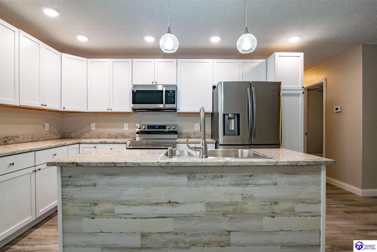 Listing Picture 115 Hickory Hill Drive Elizabethtown, KY 42701 MLS HK25001418