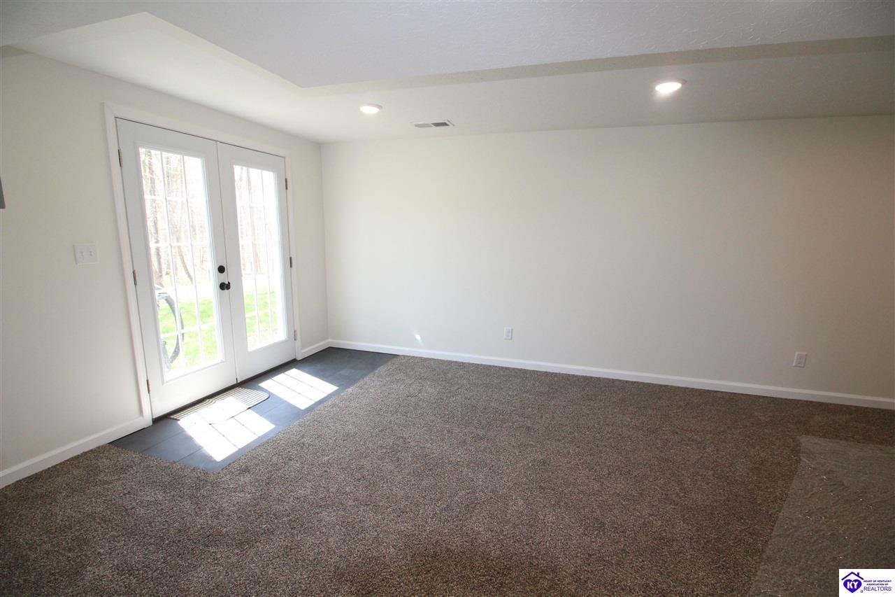 Listing Picture 5185 Shepherdsville Road Elizabethtown, KY 42701 MLS HK25001421