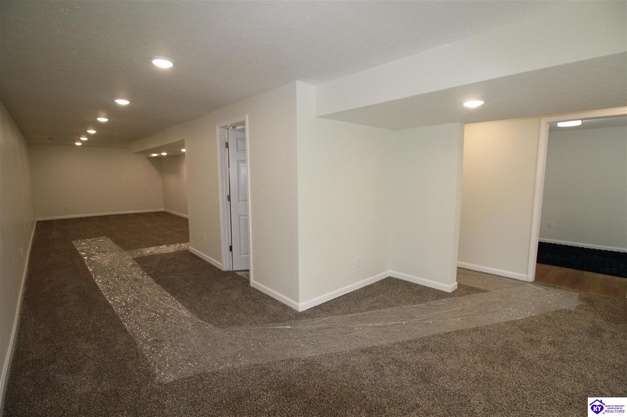 Listing Picture 5185 Shepherdsville Road Elizabethtown, KY 42701 MLS HK25001421