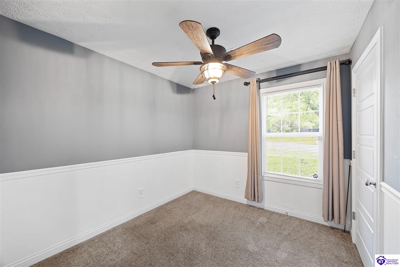 Listing Picture 102 W Warfield Street Elizabethtown, KY 42701 MLS HK25001471