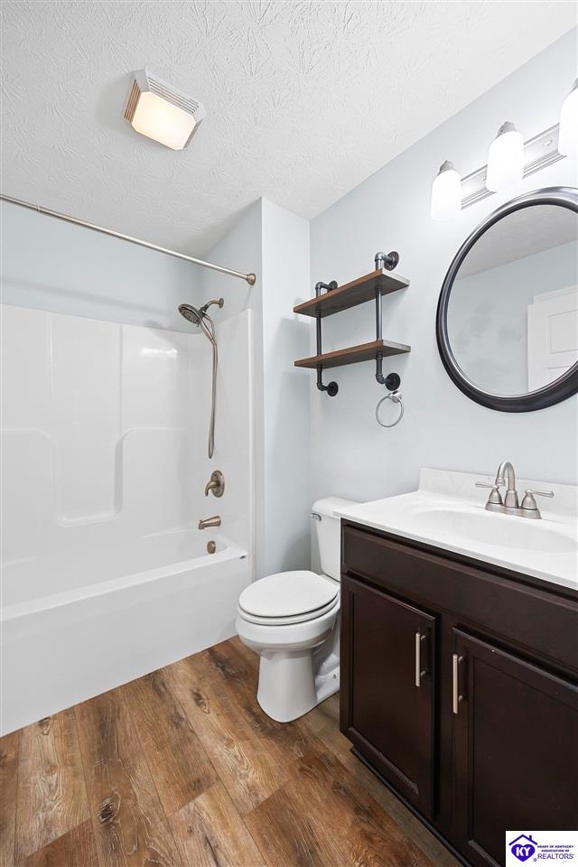 Listing Picture 102 W Warfield Street Elizabethtown, KY 42701 MLS HK25001471