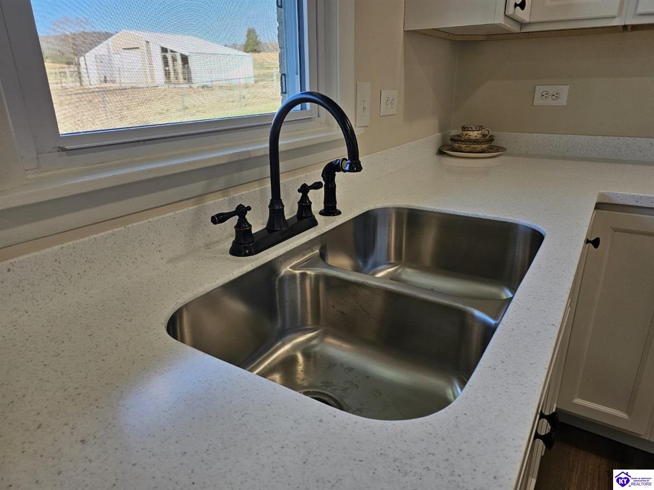 Listing Picture 5125 Hammonsville Road Bonnieville, KY 42713 MLS HK25001522