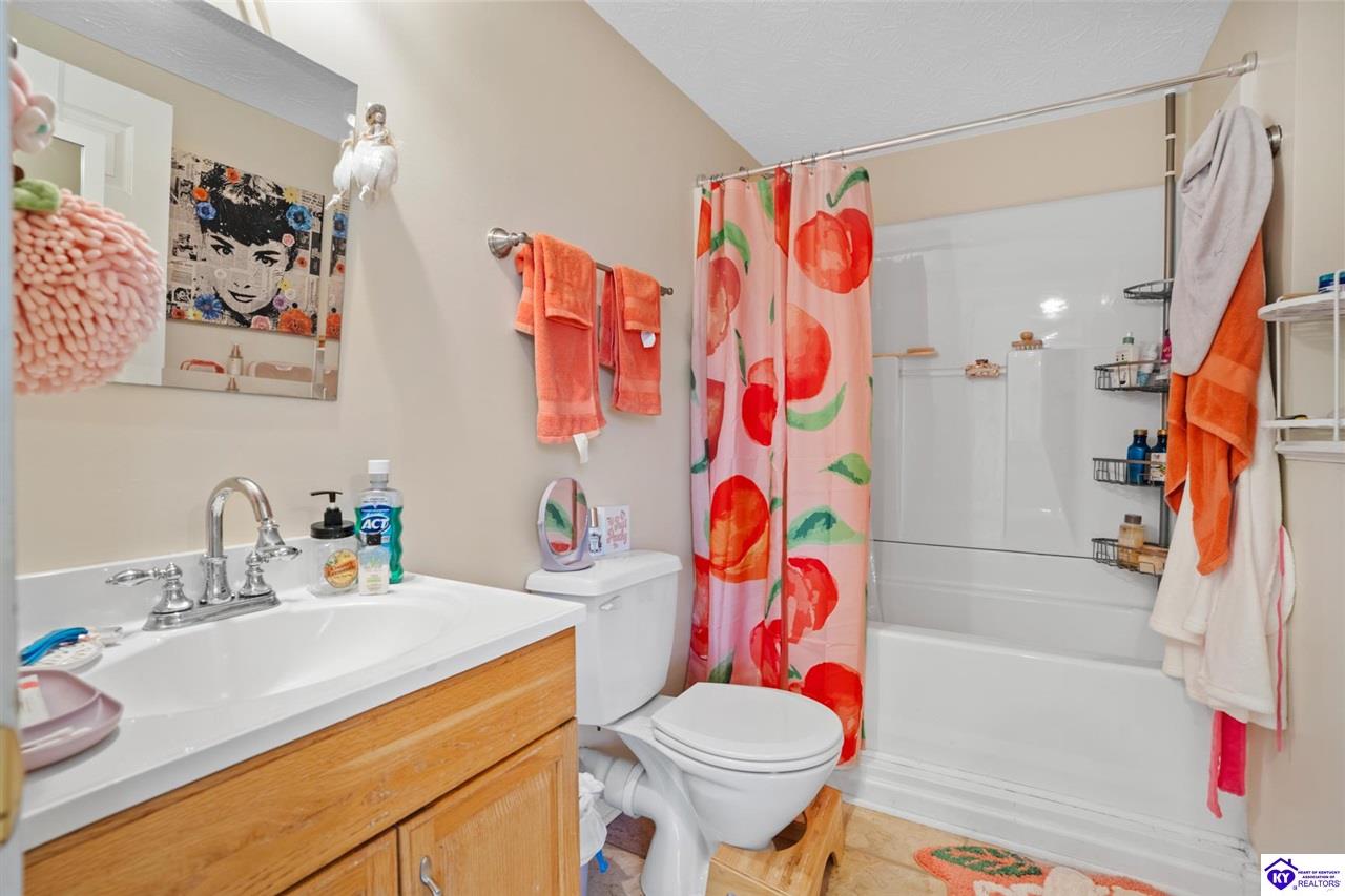 Listing Picture 306 Nicholas Ridge Drive Elizabethtown, KY 42701 MLS HK25001539