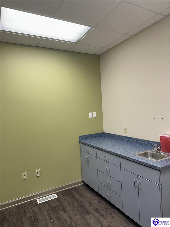 Listing Picture 584 Westport Road Elizabethtown, KY 42701 MLS HK25001544