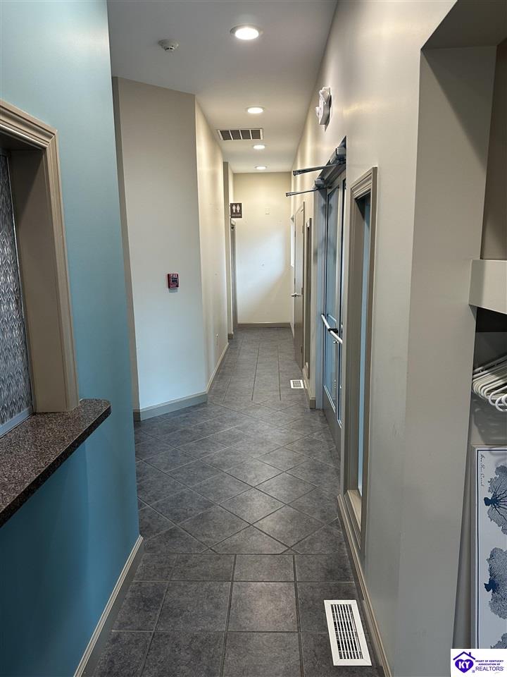 Listing Picture 584 Westport Road Elizabethtown, KY 42701 MLS HK25001544