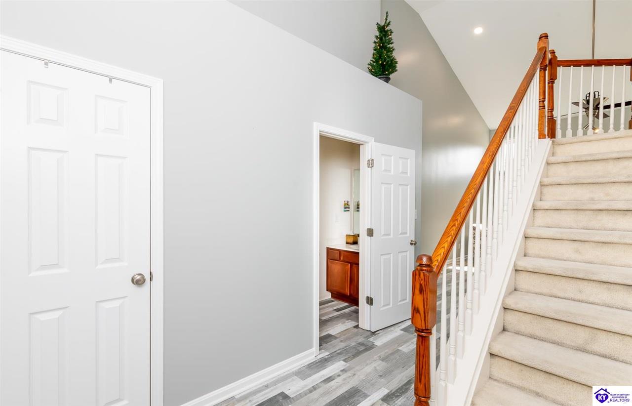 Listing Picture 10405 Leven Boulevard Louisville, KY 40229 MLS HK25001547