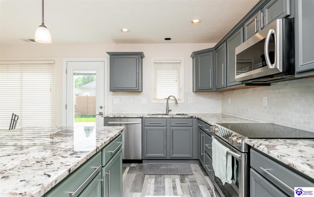 Listing Picture 10405 Leven Boulevard Louisville, KY 40229 MLS HK25001547