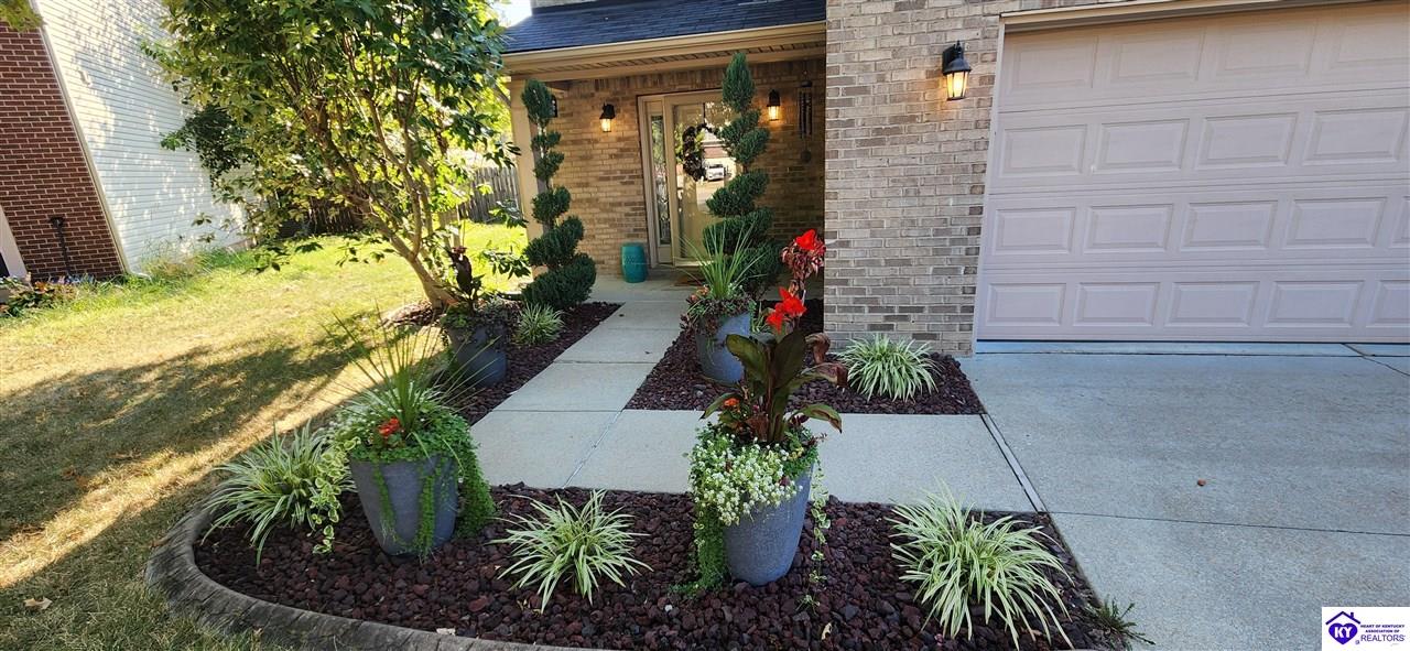 Listing Picture 10405 Leven Boulevard Louisville, KY 40229 MLS HK25001547