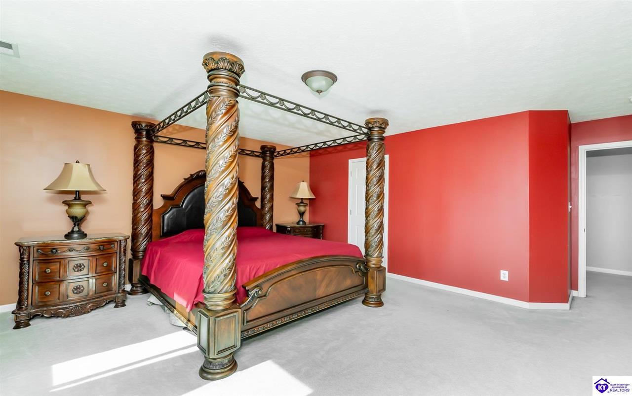 Listing Picture 10405 Leven Boulevard Louisville, KY 40229 MLS HK25001547