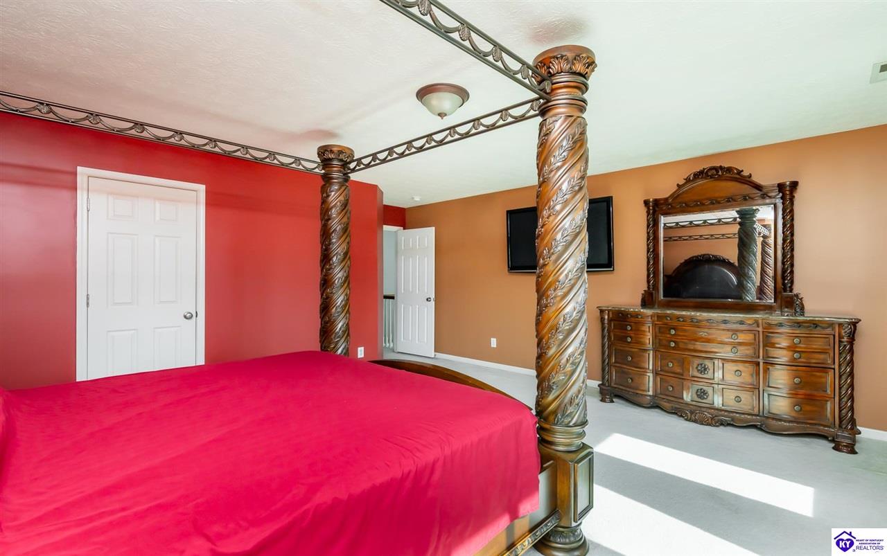 Listing Picture 10405 Leven Boulevard Louisville, KY 40229 MLS HK25001547