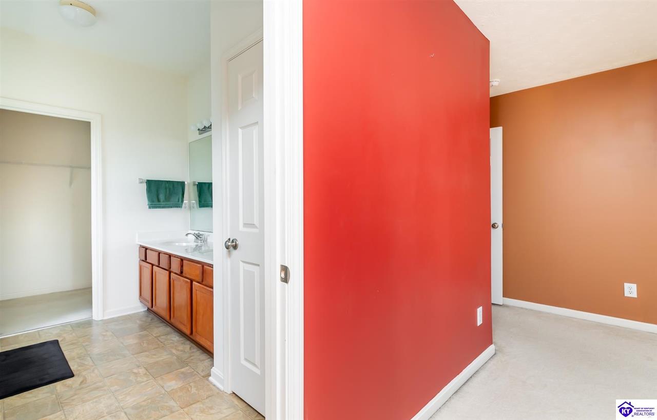 Listing Picture 10405 Leven Boulevard Louisville, KY 40229 MLS HK25001547