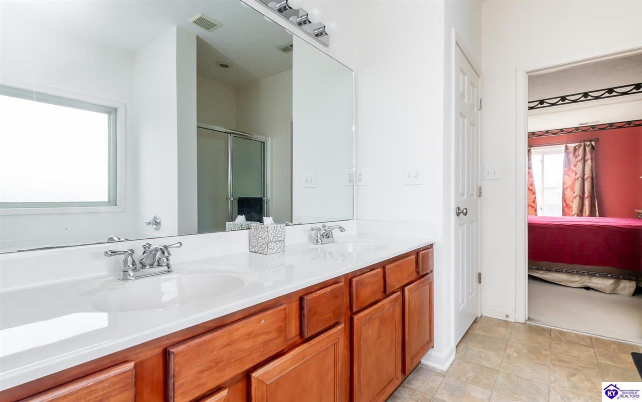 Listing Picture 10405 Leven Boulevard Louisville, KY 40229 MLS HK25001547