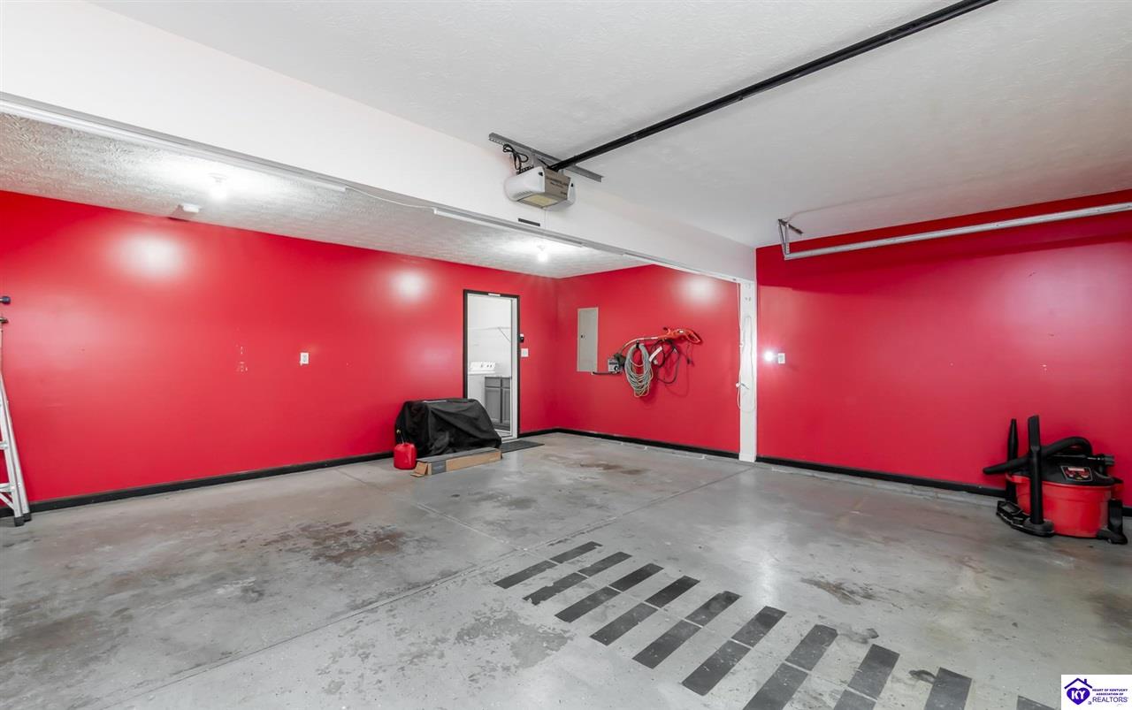 Listing Picture 10405 Leven Boulevard Louisville, KY 40229 MLS HK25001547