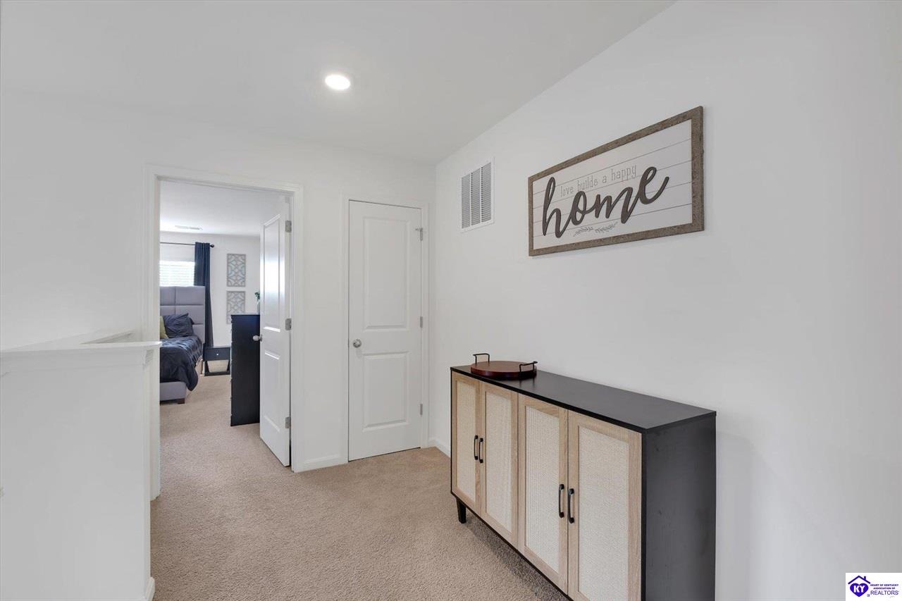 Listing Picture 109 Kentucky Oaks Trail Elizabethtown, KY 42701 MLS HK25001568